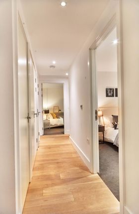 Flat for sale in The Piazza Residences, Covent Garden, London