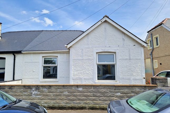 2-bed house on 20, HOOKLAND ROAD, PORTHCAWL, £270,000