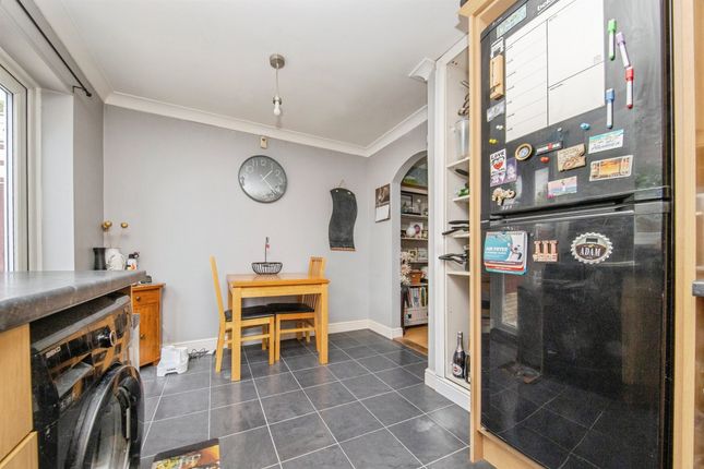 28, Wentworth Drive, Ipswich photo 5