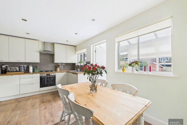 5, Curtis Close, Rickmansworth photo 2