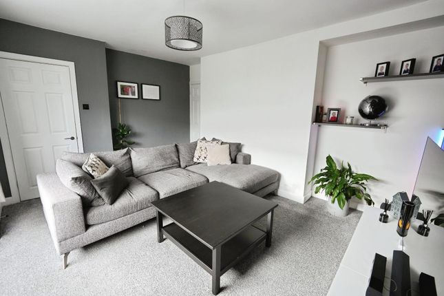 18, Mullacre Road, Manchester photo 2