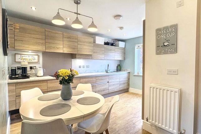 27 Citron Avenue, Coalville photo 2