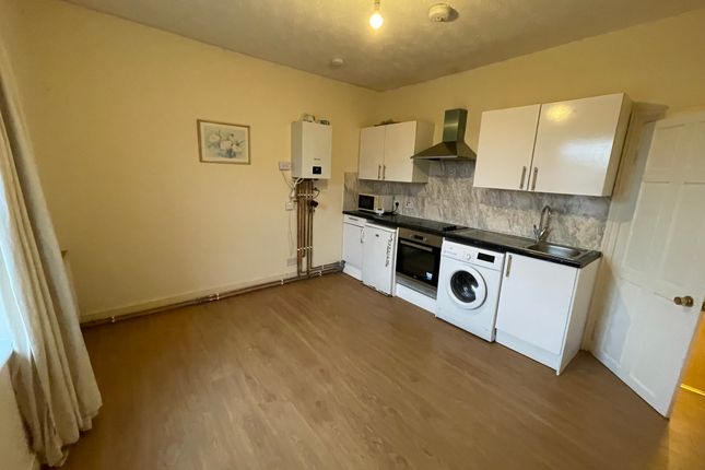 Flat 4, 84, Shirley Road, Southampton photo 3
