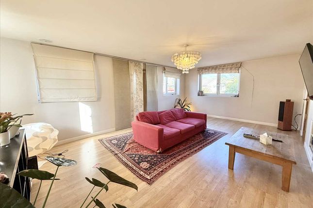 30, Westway, Nottingham photo 4