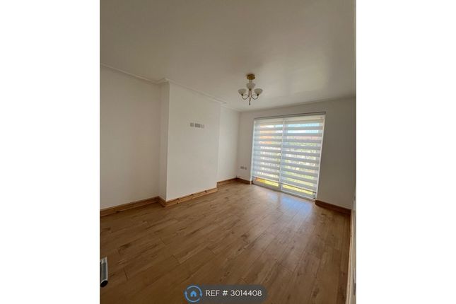 Carnarvon Avenue, Enfield photo 3