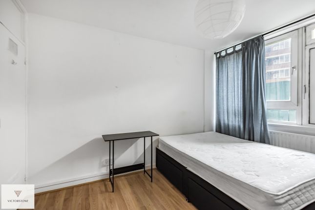 Flat to rent in Parr Court, New North Road, Hoxton, London