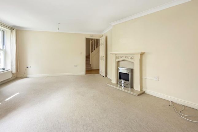 93, Welland Place, Ely photo 2