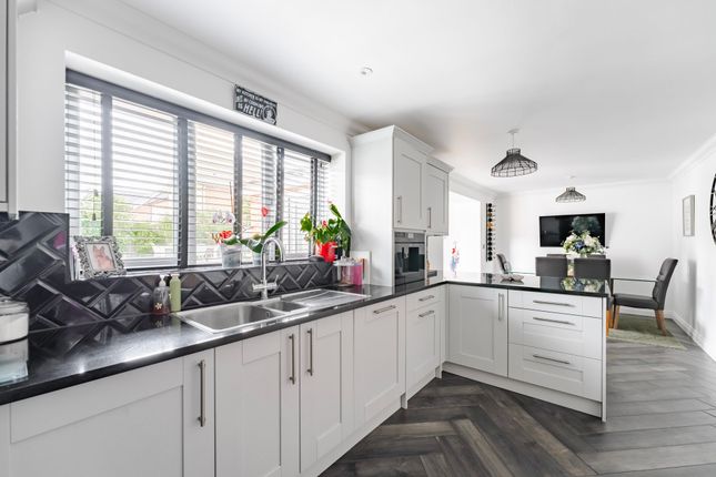 9 Oaks Lea, Norwich photo 4