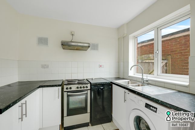 16, Aynho Crescent, Northampton photo 4