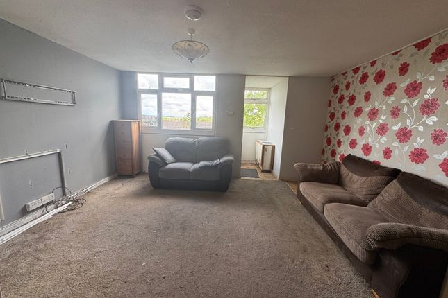 43 Margaret Crescent, Bodmin photo 3