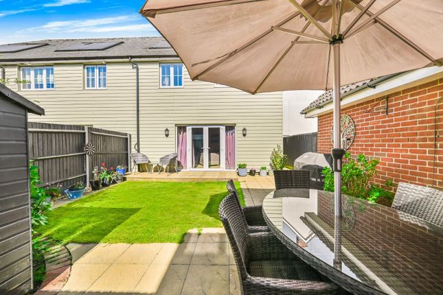 3, Farmer Close, Dunmow photo 4