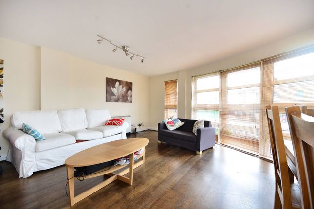 Flat to rent in Aitman Drive, Brentford