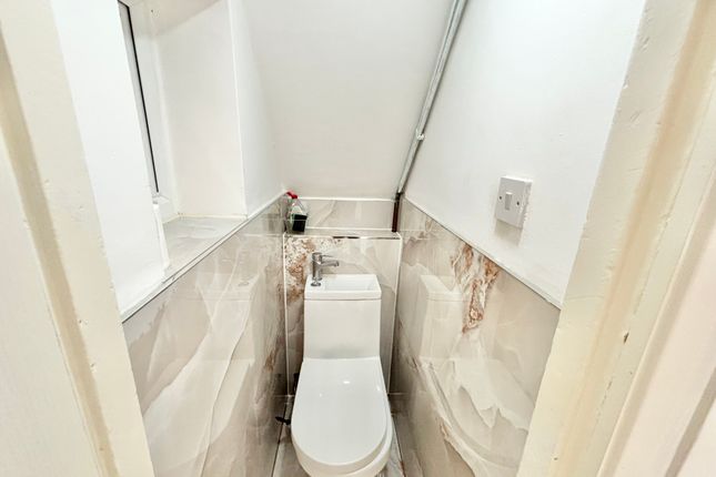 68, Wicklow Drive, Leicester photo 5