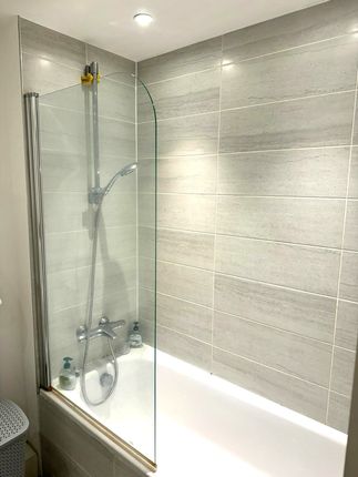 21 St Andrews Court  , Scotland Green, London photo 3