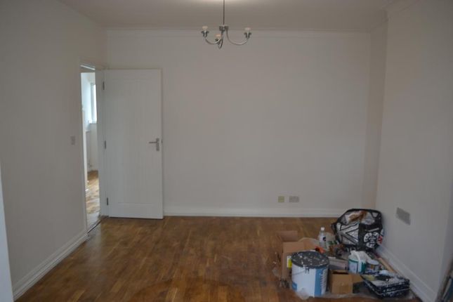 17, Warlingham Road, Thornton Heath photo 3