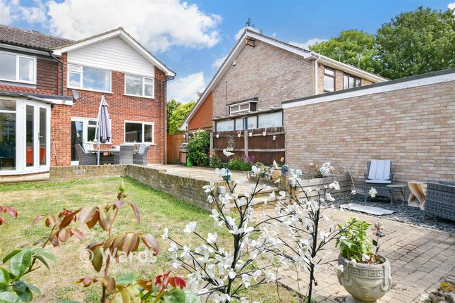 34, Fairlight Cross, Longfield photo 3