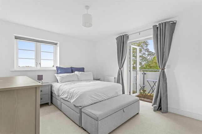 37, Kennedy Avenue, High Wycombe photo 4