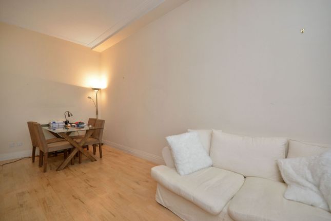 Prescot Street, Aldgate photo 4