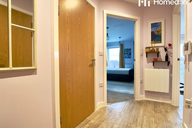 164 Apex Apartments, West Green Drive, Crawley photo 3
