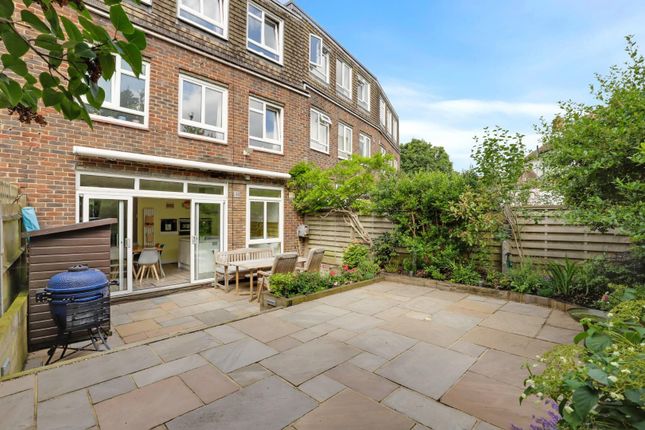 03-A207Jhpropworld - 45 Hall Drive - 10.Jpg
