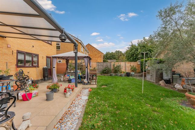 23, Donne Close, Kettering photo 4