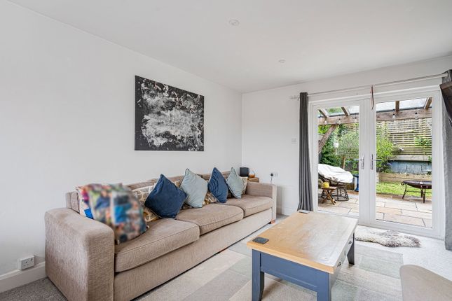 15, Laburnum Way, Totnes photo 2