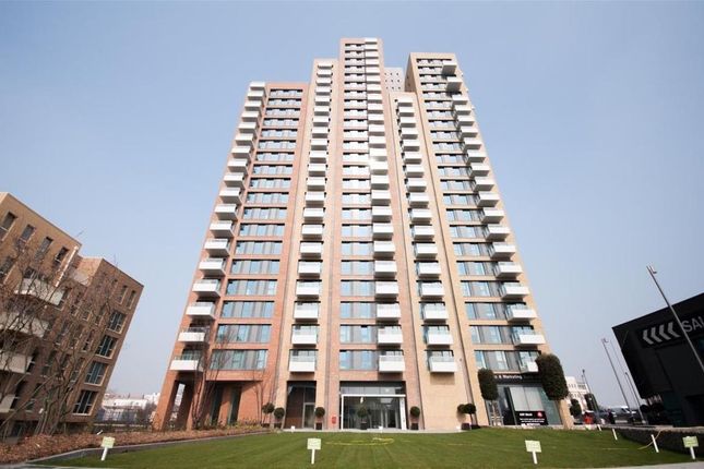 Flat to rent in Jefferson Plaza, Marner Point, St Andrews, Bow, London