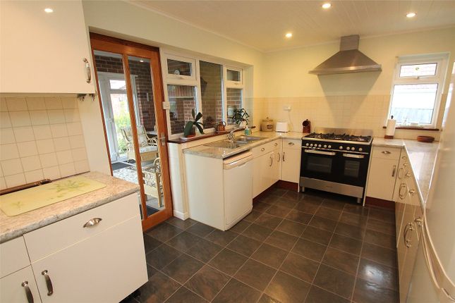 Murett,, Hoads Hill, Fareham photo 3