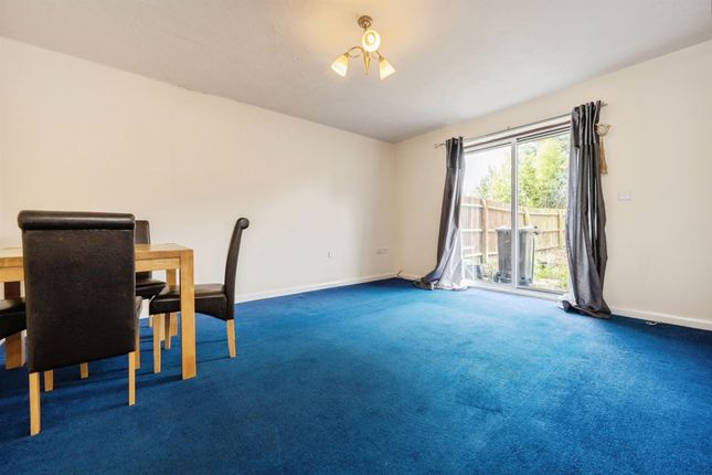 12, Birbeck Close, Bedford photo 4