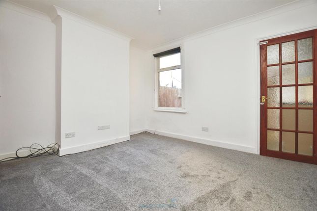 75, Connaught Road, Chatham photo 3