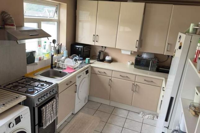Pickwick Close, Hounslow photo 5