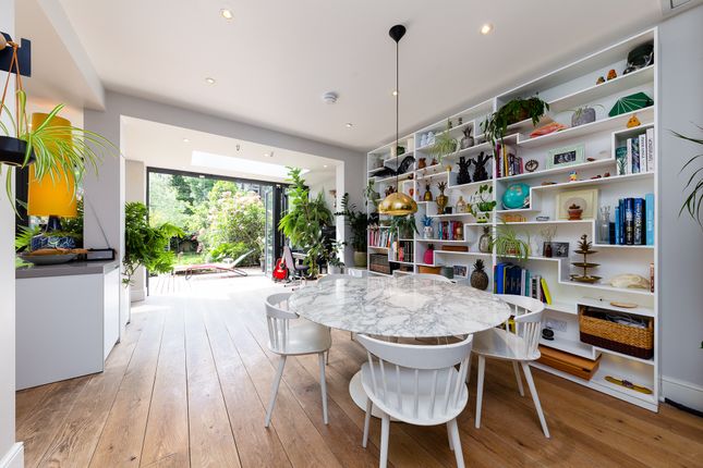 Thumbnail Semi-detached house to rent in Kelross Road, London