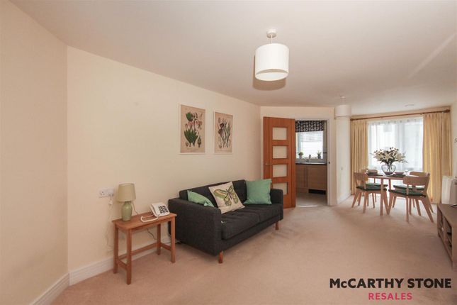 Flat for sale in Southbank Road, Kenilworth