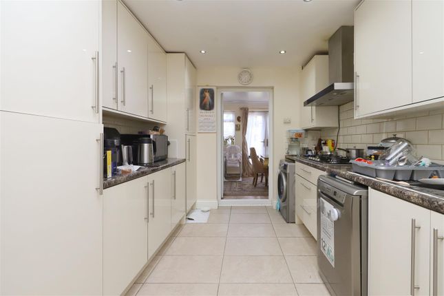 37, Alexandra Avenue, Southall photo 4