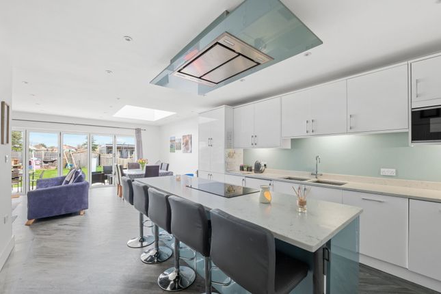 29, Park Avenue West, Stoneleigh photo 2