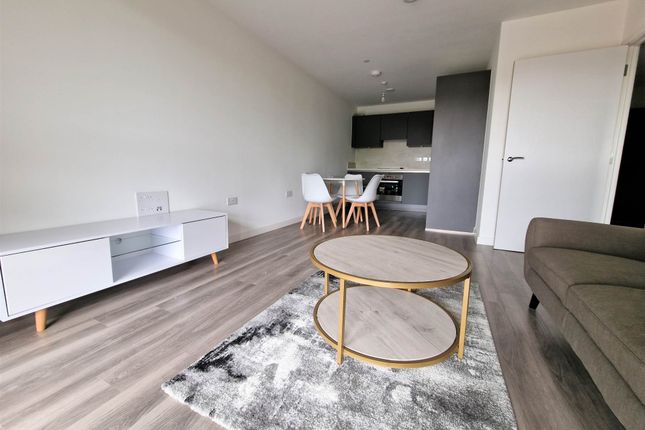 Flat to rent in Cornwell House, Ron Leighton Way, London
