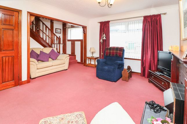 11, Central Drive, Stenhousemuir photo 3