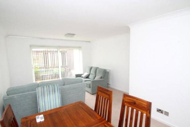 43, Bardsley Close, Croydon photo 2
