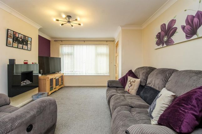 Town house for sale in Westfield Crescent, Ossett