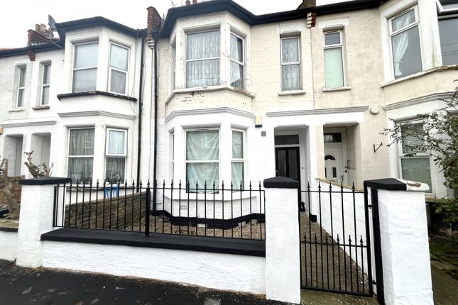 Thumbnail Flat for sale in Stromness Road, Southend