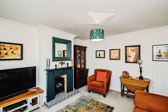 2, Stour Close, Worthing photo 3