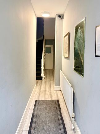 Flat 3, 57 Chalton Street, London photo 3