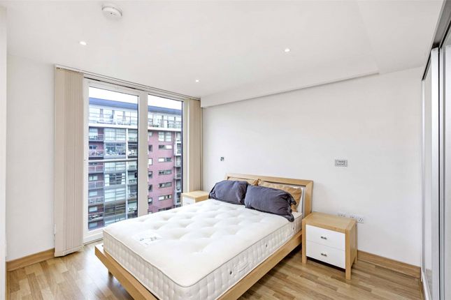 Flat to rent in Eustace Building, 372 Queenstown Road, London