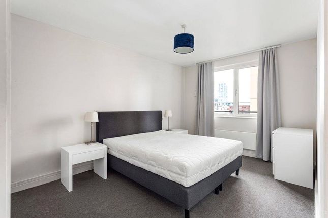 Flat 74, Londinium Tower, 87, Mansell Street, London photo 3