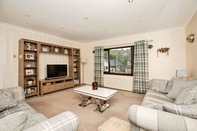 2, Glendale Close, Lancashire photo 4