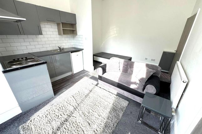 Flat 5, 61 Newbridge Crescent, Wolverhampton photo 4