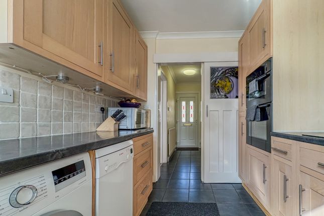 28 Guernsey Avenue, Bristol, City of Bristol photo 3