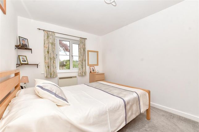 Thumbnail Flat for sale in Benhill Road, Sutton, Surrey