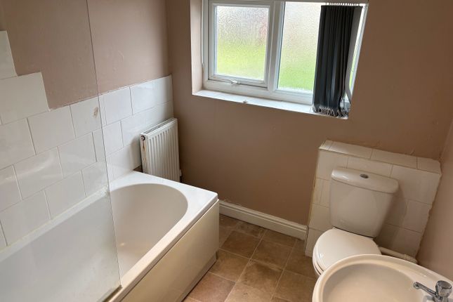 37, Sutton-in-Ashfield photo 3