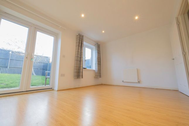 Strachey Close, Saffron Walden photo 3